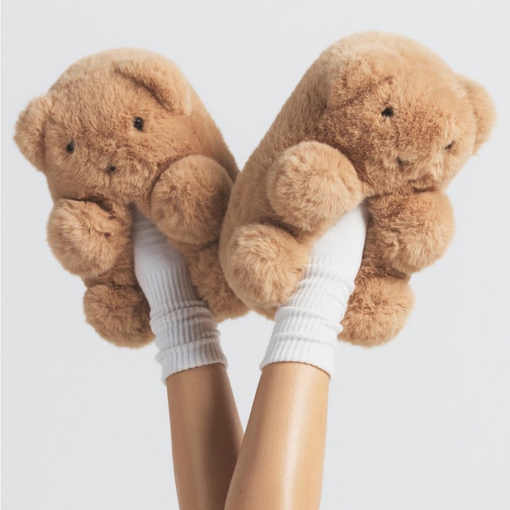 SKIMS Brown Teddy Bear Slippers NWT.  7.5